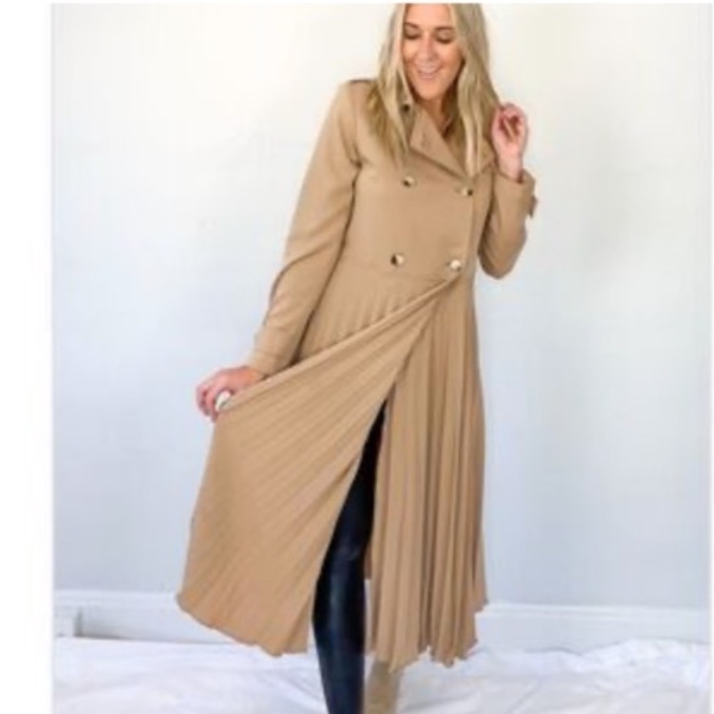 Renuar pleated trench coat dress. NWT.‎ Retail 299